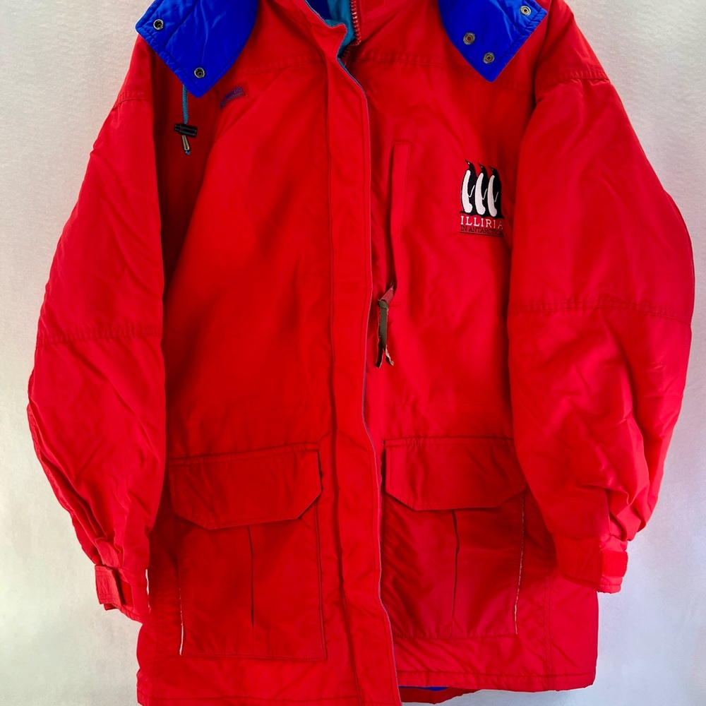 Illiria Women's Red and Blue Ski Jacket‎
